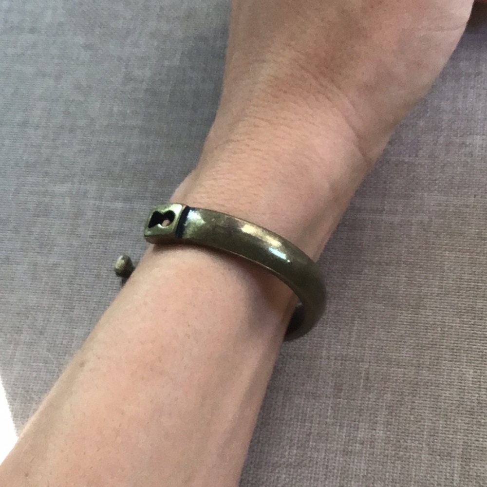 Jewelmint Lock&Key Cuff - Picture 5 of 5